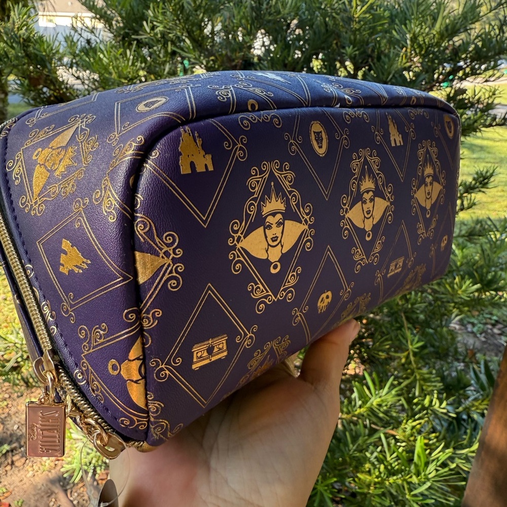 Disney Villains Evil Queen Cosmetic Bag from Bath & Body Works 🆕 - Picture 7 of 8